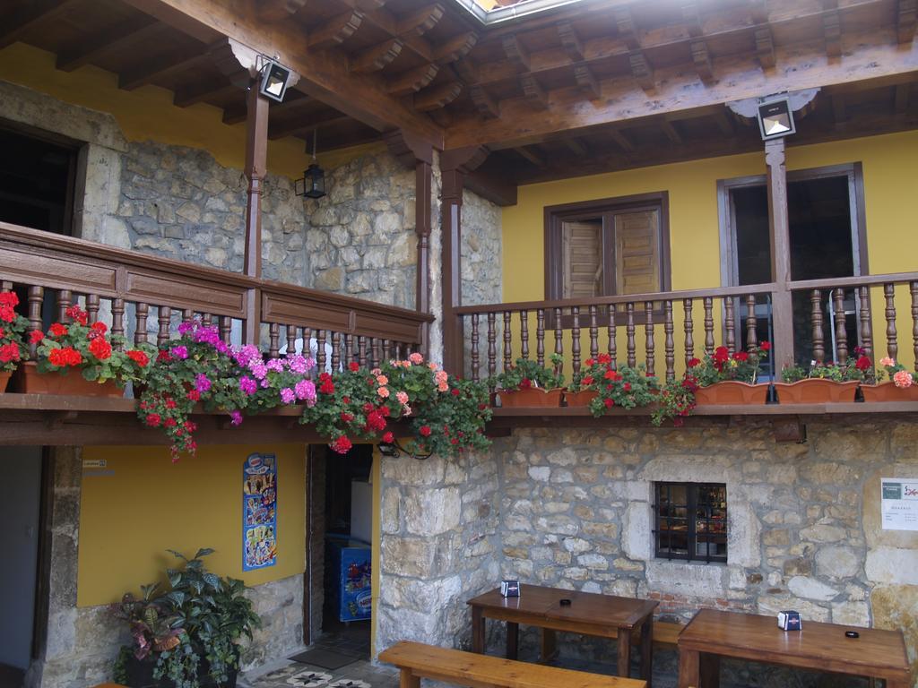 Albergue Santa Marina Buelna 외부 사진